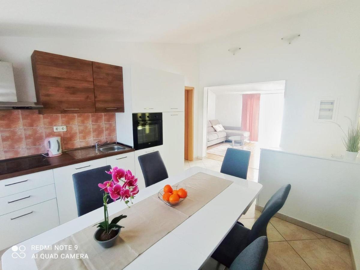 Apartman Mia With Pool1 Σπλιτ Εξωτερικό φωτογραφία