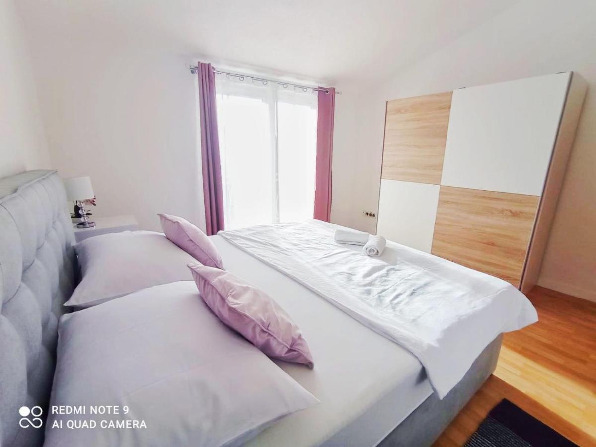 Apartman Mia With Pool1 Σπλιτ Εξωτερικό φωτογραφία