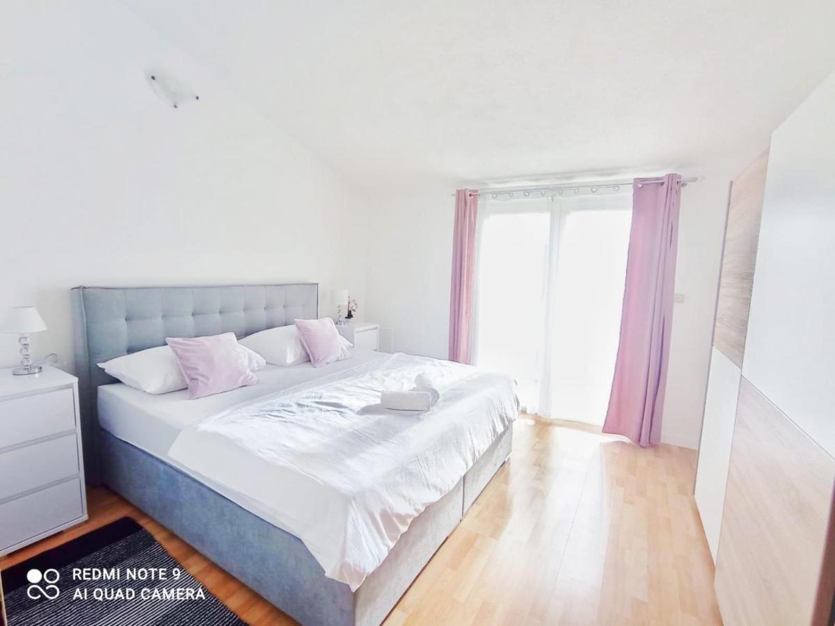 Apartman Mia With Pool1 Σπλιτ Εξωτερικό φωτογραφία