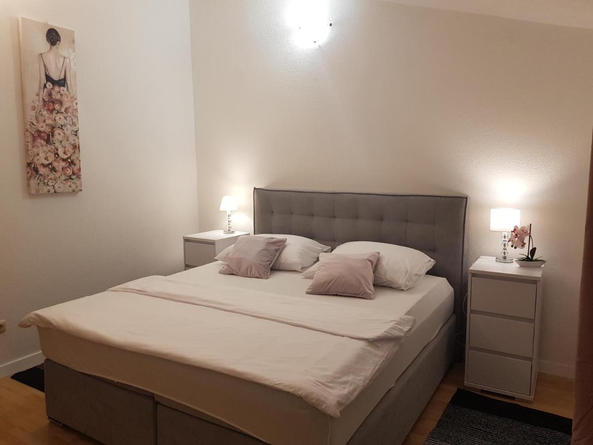 Apartman Mia With Pool1 Σπλιτ Εξωτερικό φωτογραφία