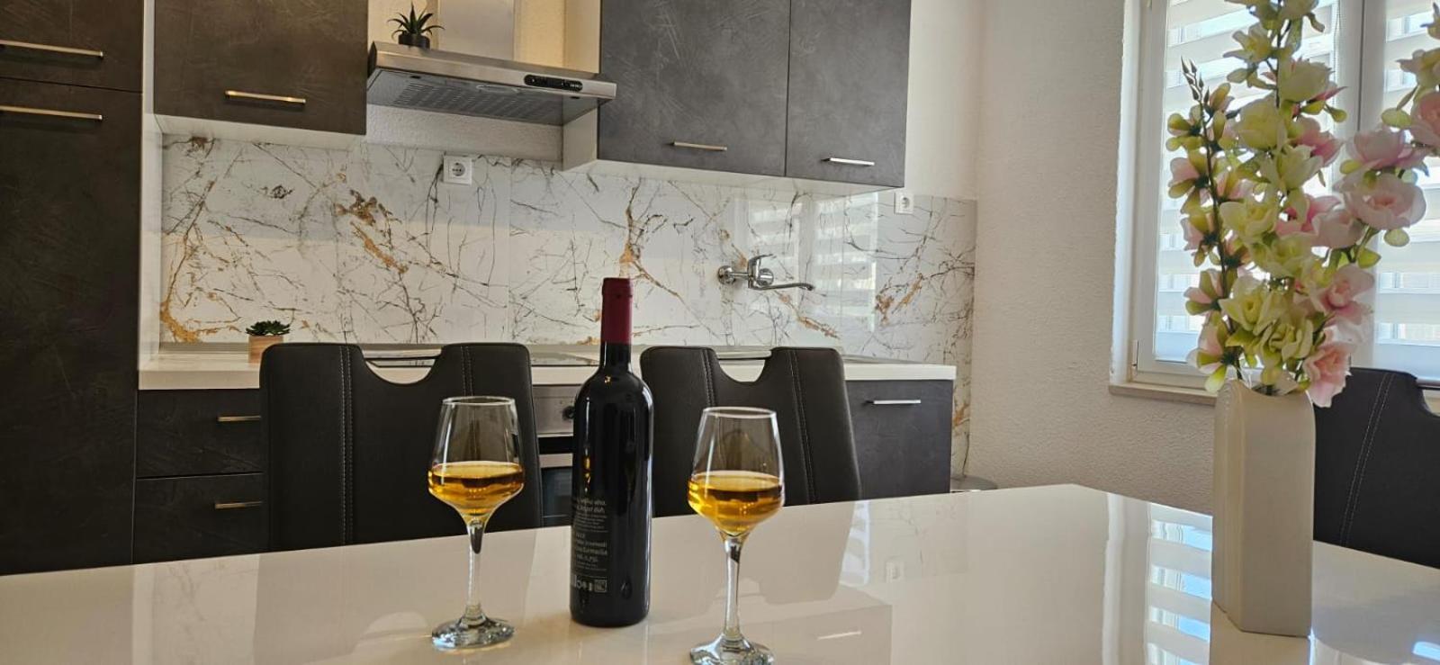 Apartman Mia With Pool1 Σπλιτ Εξωτερικό φωτογραφία