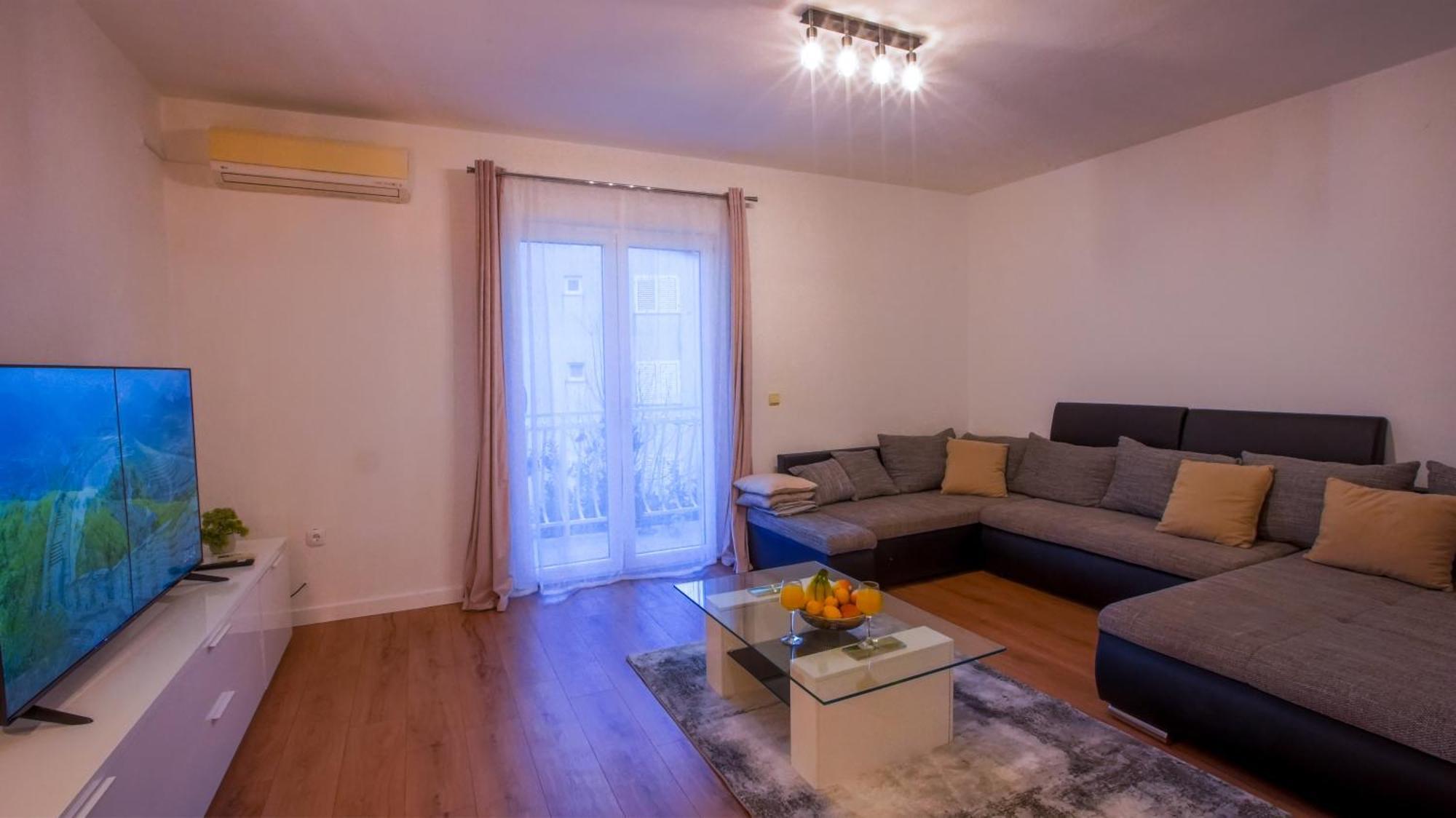 Apartman Mia With Pool1 Σπλιτ Εξωτερικό φωτογραφία